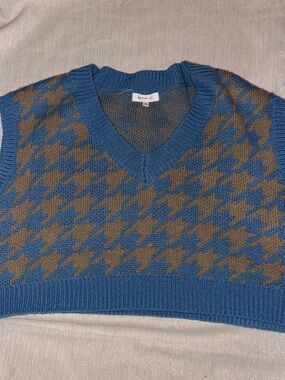 Better MeHoundstooth V-Neck Knit Sweater Vest in Blue and Brown
